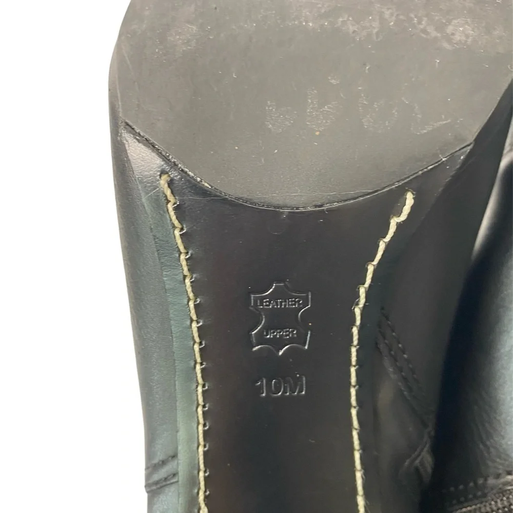 Tory Burch Black
Bristol Equestrian Calf
Leather Ankle Zip Bootie size 10M - Picture 9 of 14